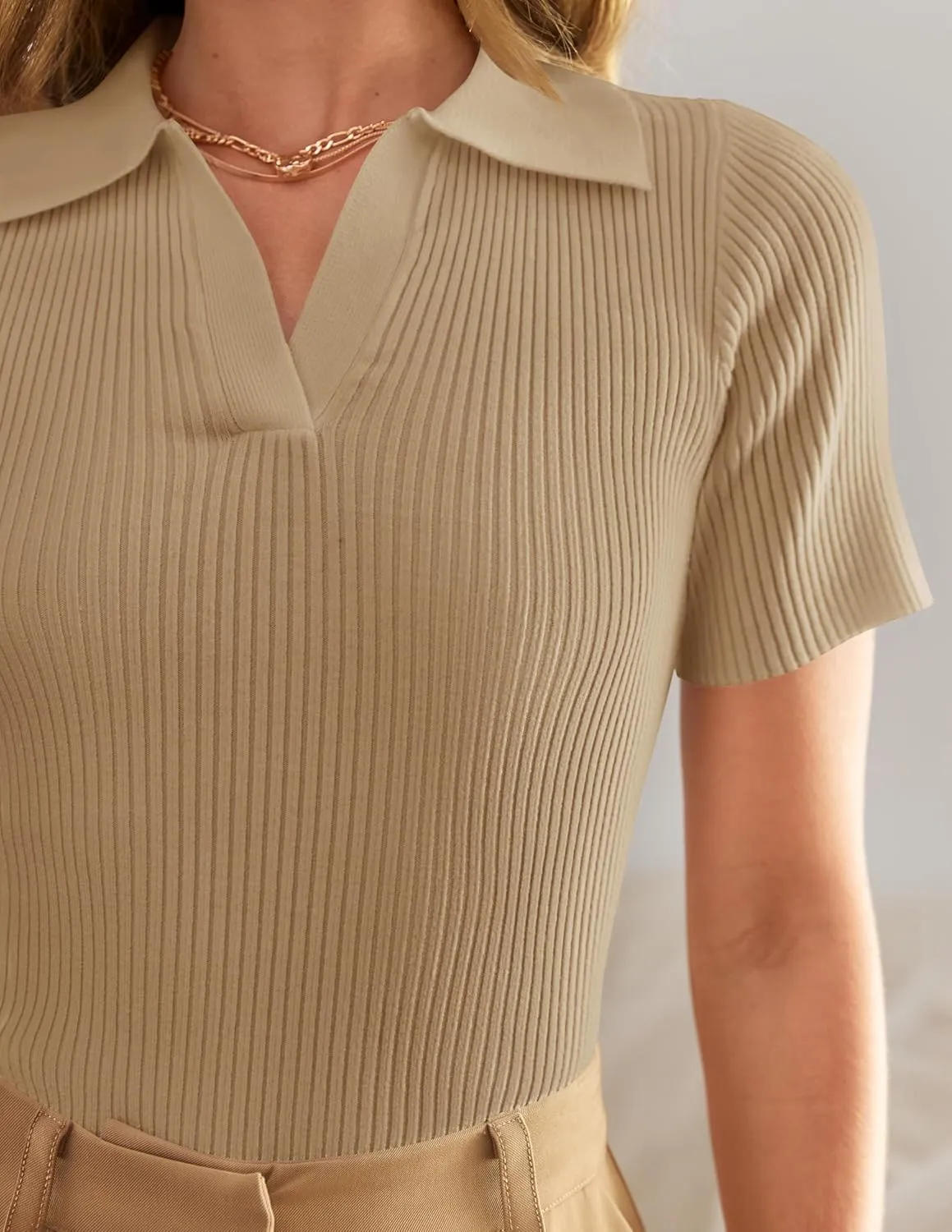 ZESICA Women's Short Sleeve V Neck T Shirts 2025 Summer Ribbed Knit Slim Fitted Basic Solid Color Tee Tops